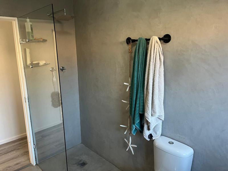 To Let 3 Bedroom Property for Rent in Uitzicht Western Cape